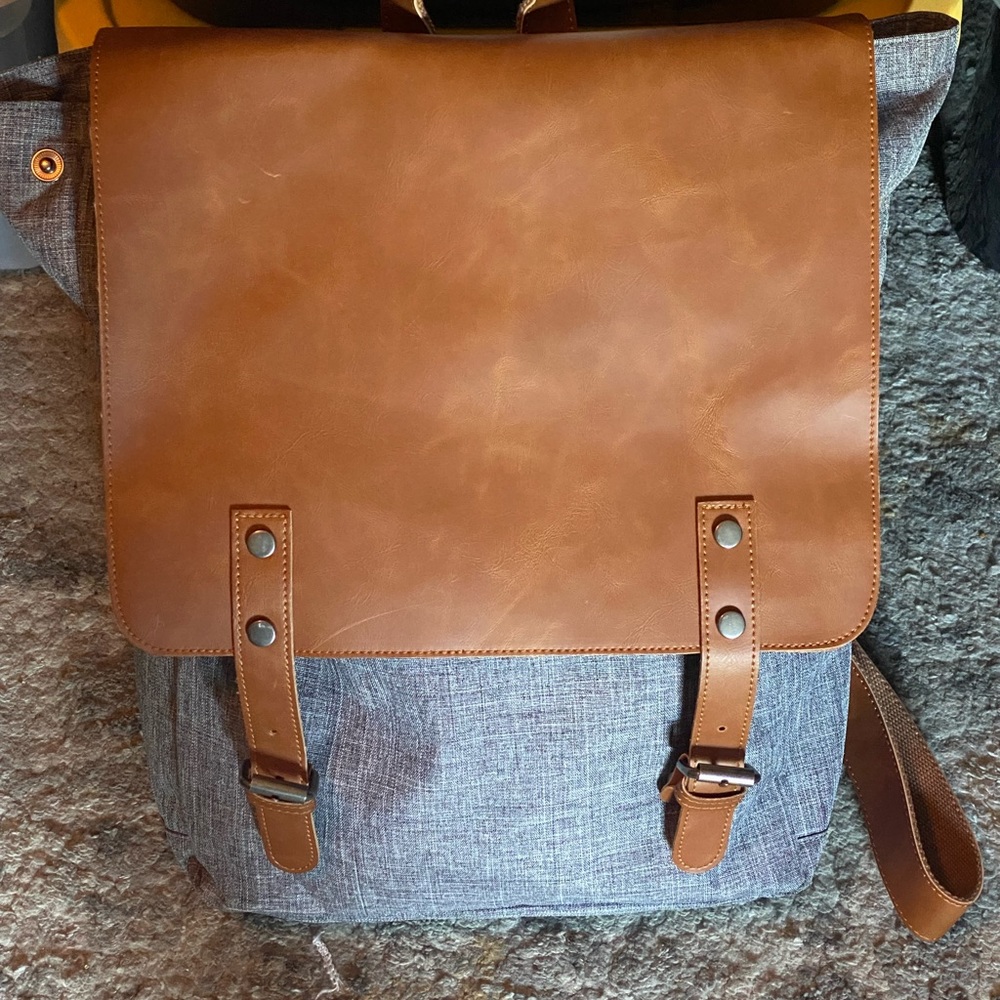 Messenger backpack